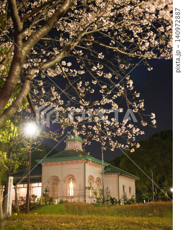 【神奈川県平塚市の名所】八幡山の洋館(夜景・夜桜) 【神奈川県平塚市の名所】八幡山の洋館(夜景・夜桜) 140972887