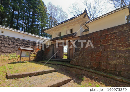 三戸城跡の綱御門と石垣|糠部神社へと続く国史跡の城門風景 青森県三戸町 三戸城跡の綱御門と石垣|糠部神社へと続く国史跡の城門風景 青森県三戸町 140973279