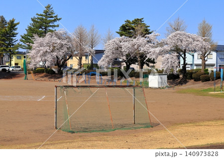 ふるさとの春と学校の風景|新学期や青春をイメージさせるノスタルジックな風景 ふるさとの春と学校の風景|新学期や青春をイメージさせるノスタルジックな風景 140973828