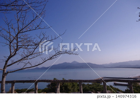 唐津城展望広場より唐津湾と浮岳 唐津城展望広場より唐津湾と浮岳 140974316