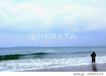 福岡市 三苫海岸より相島 福岡市 三苫海岸より相島 140975174