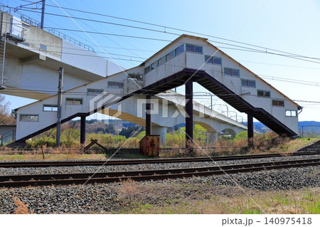 どこか懐かしい無人駅の風情|青い森鉄道で行く北東北の旅行・ローカル線観光の景色 どこか懐かしい無人駅の風情|青い森鉄道で行く北東北の旅行・ローカル線観光の景色 140975418
