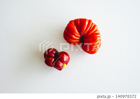 Ripe tomatoes for fresh salad 140978372