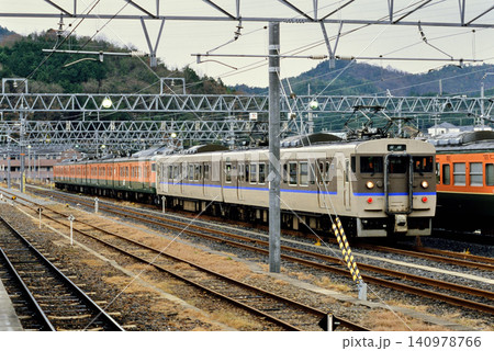 2007年 電留線で待機中の115系・113系電車6両 2007年 電留線で待機中の115系・113系電車6両 140978766