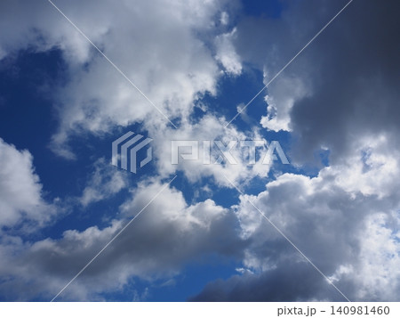 見上げた空 見上げた空 140981460