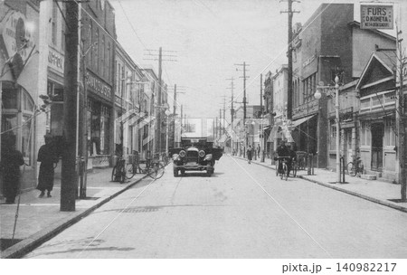 古写真　1933-1945年　横浜　弁天通り商店街 140982217