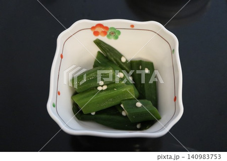 日本の病院食（朝食）　オクラサラダ 140983753