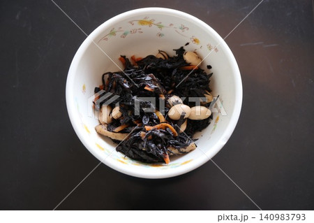日本の病院食(昼食) 大豆とひじきの炒め煮 日本の病院食(昼食) 大豆とひじきの炒め煮 140983793