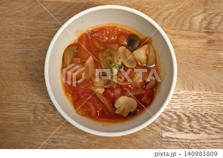 日本の病院食(夕食) ミネストローネ 日本の病院食(夕食) ミネストローネ 140983809