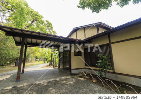 梅雨の明治記念大磯庭園 140985964