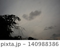不穏な雰囲気を持つ草木と空3 140988386