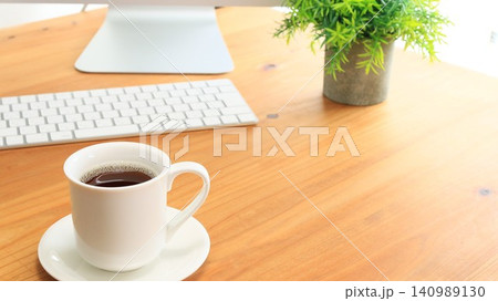 朝、コーヒーではじめるモーニングルーティン 朝、コーヒーではじめるモーニングルーティン 140989130