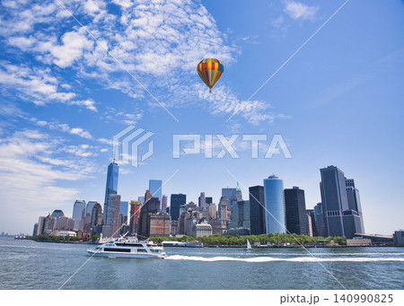 観光船から見た摩天楼の絶景 観光船から見た摩天楼の絶景 140990825