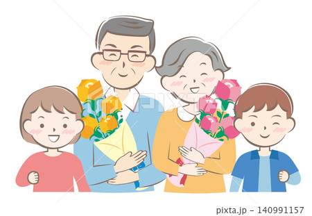 敬老の日に花束をもらったおじいちゃんとおばあちゃんと孫 140991157