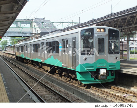えちごトキめき鉄道ET127系(高田駅にて撮影) えちごトキめき鉄道ET127系(高田駅にて撮影) 140992749