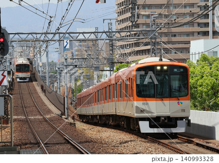 阪神 大物駅付近を走る9300系電車 阪神 大物駅付近を走る9300系電車 140993328