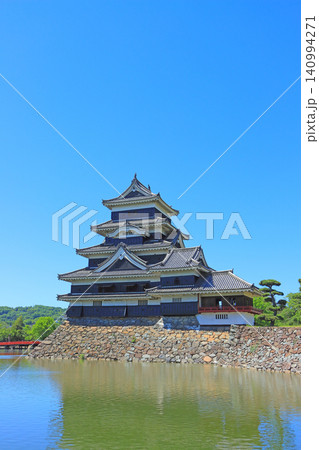 長野県松本市、国宝松本城の風景 140994271
