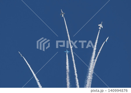 百里基地航空祭でのブルーインパルス飛行展示 百里基地航空祭でのブルーインパルス飛行展示 140994876