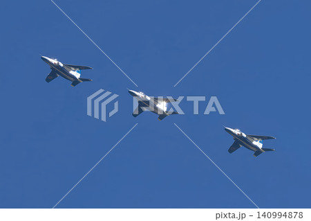 百里基地航空祭でのブルーインパルス飛行展示 百里基地航空祭でのブルーインパルス飛行展示 140994878