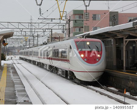 2011年　北越急行の681系特急はくたか 140995587