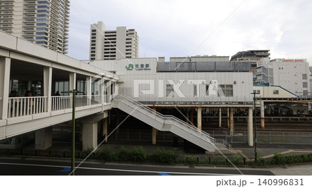 JR東海道線の辻堂駅、北口から見た駅舎 JR東海道線の辻堂駅、北口から見た駅舎 140996831