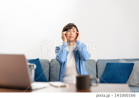 女性　頭痛 141000166