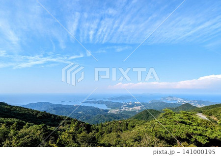 展望台から一望する美しいリアス式海岸と島々が織りなす三重県・英虞湾の絶景 展望台から一望する美しいリアス式海岸と島々が織りなす三重県・英虞湾の絶景 141000195