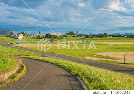 淀川河川公園木屋元地区の河川敷グラウンド 大阪府寝屋川市 淀川河川公園木屋元地区の河川敷グラウンド 大阪府寝屋川市 141002242