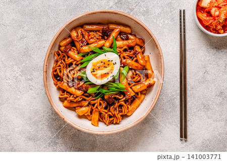 Rapokki - tteokbokki with noodles and chajang sauce Rapokki - tteokbokki with noodles and chajang sauce 141003771