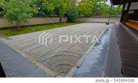雨天の京都大徳寺黄梅院 141004100