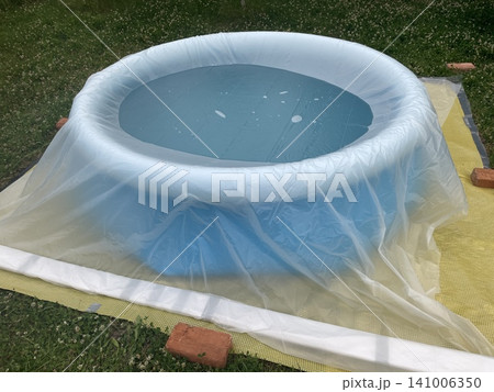 Installing and setting up inflatable pool Installing and setting up inflatable pool 141006350