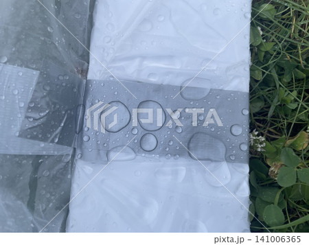 Installing and setting up inflatable pool Installing and setting up inflatable pool 141006365