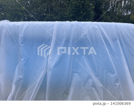 Installing and setting up inflatable pool Installing and setting up inflatable pool 141006369