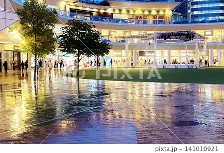 雨のラゾーナ川崎 141010921