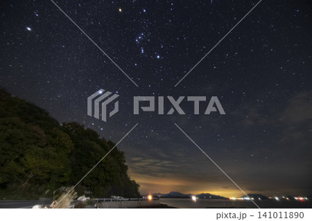 瀬戸内の秋の星景色　オリオン座と冬の大三角 141011890