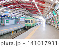 駅に着く江ノ電 141017931