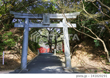 大塚稲荷神社の鳥居 大塚稲荷神社の鳥居 141020291