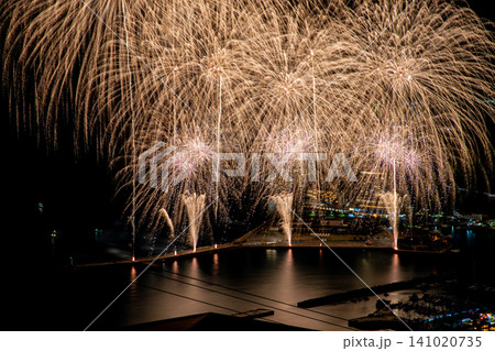 【静岡県】熱海100万ドルの夜景と海上花火大会 【静岡県】熱海100万ドルの夜景と海上花火大会 141020735