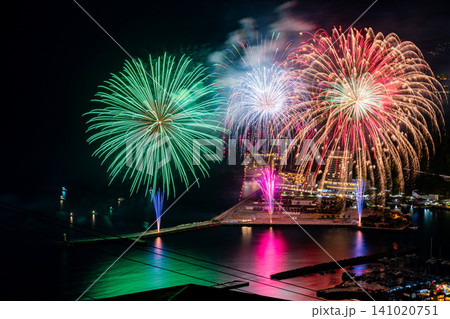 【静岡県】熱海100万ドルの夜景と海上花火大会 【静岡県】熱海100万ドルの夜景と海上花火大会 141020751