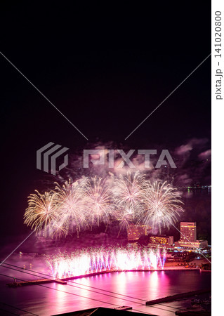 【静岡県】熱海100万ドルの夜景と海上花火大会 【静岡県】熱海100万ドルの夜景と海上花火大会 141020800