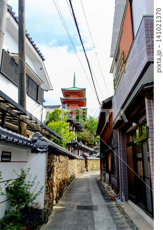 【香川】夏の小豆島 迷路のまちと西光寺の三重塔 【香川】夏の小豆島 迷路のまちと西光寺の三重塔 141021370