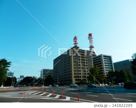 都市の交差点と県警本部 都市の交差点と県警本部 141022205