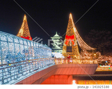 北九州市の小倉市街地の鷗外橋イルミネーションと小倉城 北九州市の小倉市街地の鷗外橋イルミネーションと小倉城 141025180
