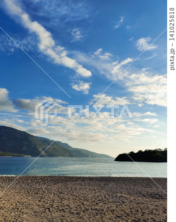 beautiful landscape of a sandy beach on the sea beautiful landscape of a sandy beach on the sea 141025818
