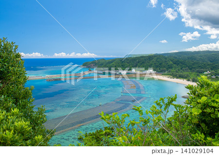 沖縄県国頭村瀬嵩埼灯台からの眺め 沖縄県国頭村瀬嵩埼灯台からの眺め 141029104