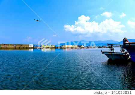 【香川】夏の東かがわ 引田漁港と青空 【香川】夏の東かがわ 引田漁港と青空 141033851