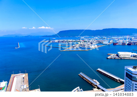 【香川】夏の高松 高松シンボルタワーの展望台から望む高松港と屋島 【香川】夏の高松 高松シンボルタワーの展望台から望む高松港と屋島 141034883
