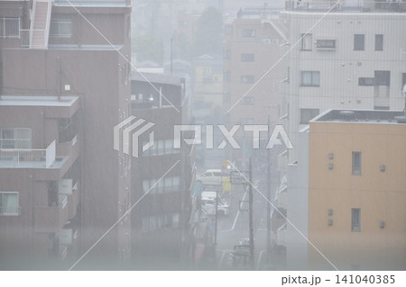 台風襲来に伴う豪雨 台風襲来に伴う豪雨 141040385