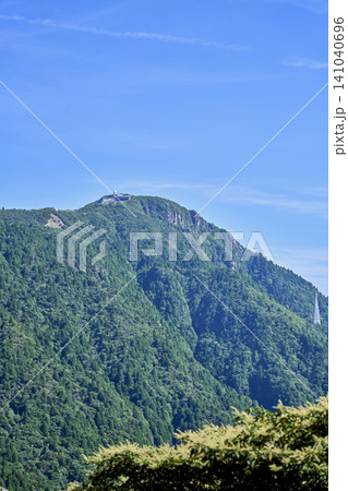 登山シーズンを迎えた鈴鹿のマッターホルン 鎌ヶ岳 登山シーズンを迎えた鈴鹿のマッターホルン 鎌ヶ岳 141040696