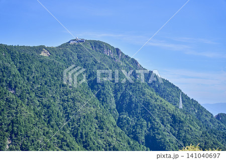 登山シーズンを迎えた鈴鹿のマッターホルン 鎌ヶ岳 登山シーズンを迎えた鈴鹿のマッターホルン 鎌ヶ岳 141040697